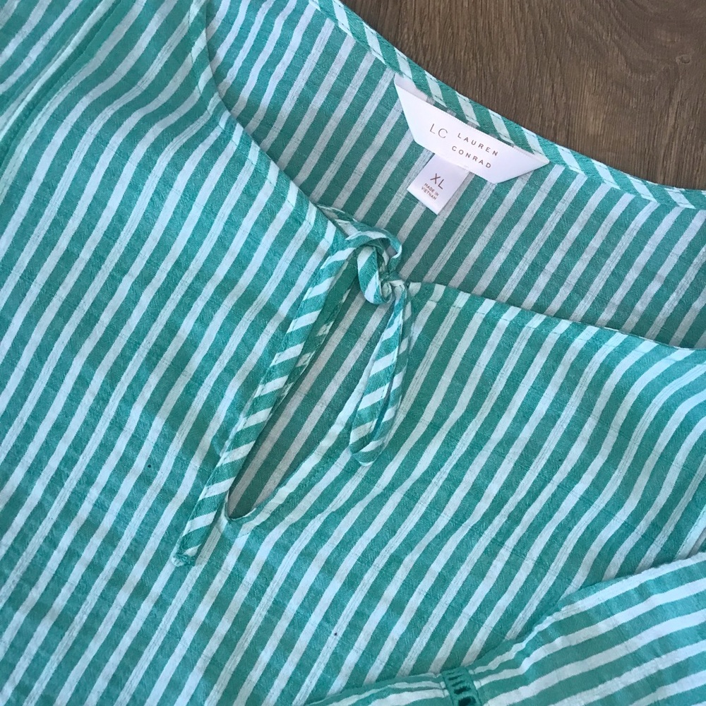 Spring/Summer blouse - Picture 3 of 3